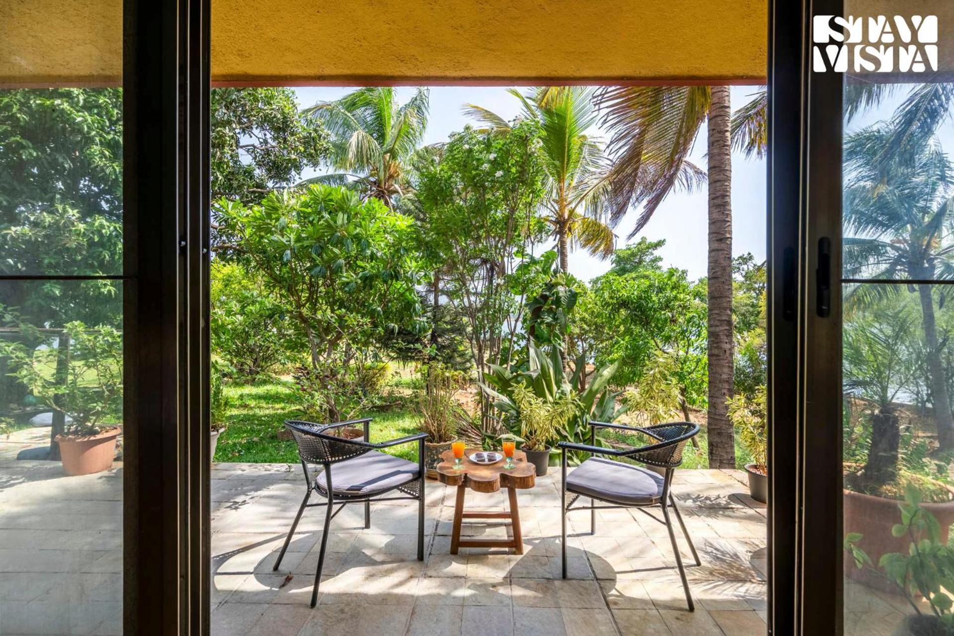 Stayvista At Three Shores With Lake View & Alfresco Dining Khamshet ภายนอก รูปภาพ